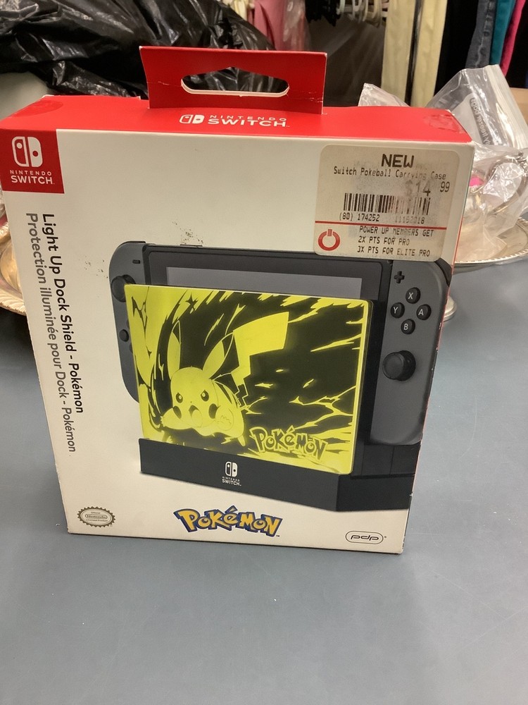 0708056064279 Pokémon light up dock shield ds17