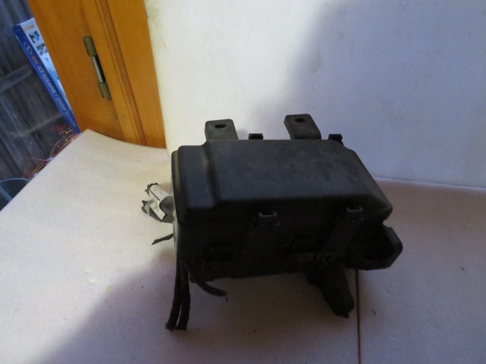 08 HYUNDAI SONATA ENGINE FUSE BOX