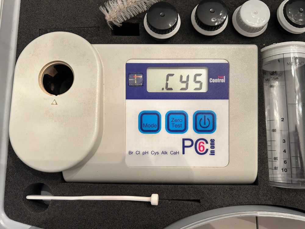 Lovibond Digital Photometer 6-1 for Pool Testing