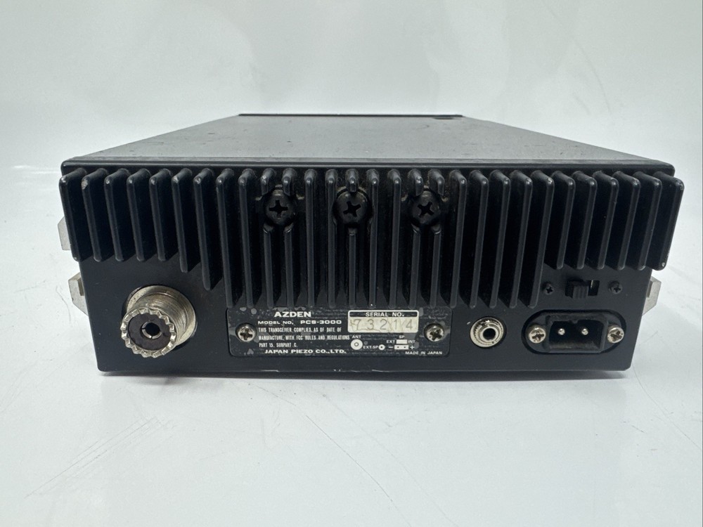AZDEN PCS-3000 2 METER FM 25W TRANSCEIVER Powers On - Needs Work