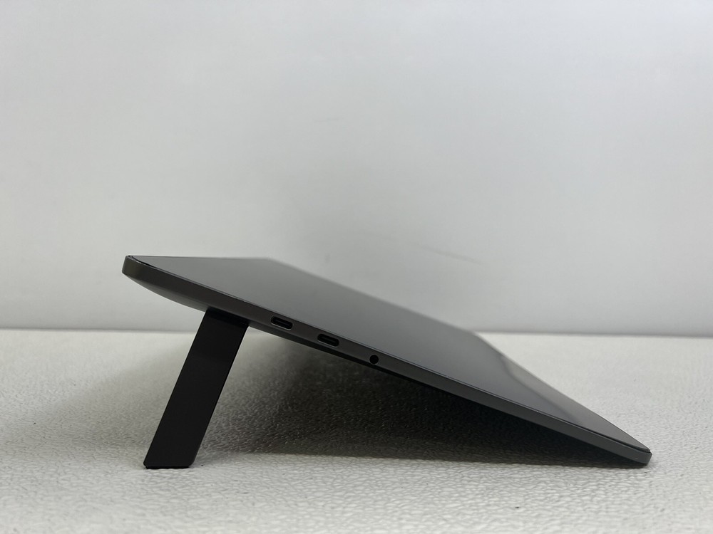 Wacom Cintiq Pro Creative Pen and Touch Display DTH-1320 -