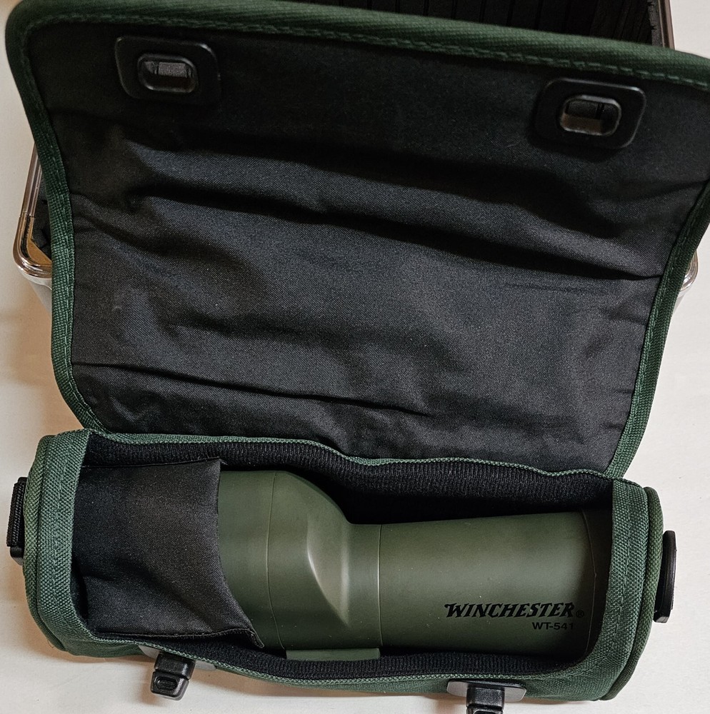 Winchester WT-541 Spotting Scope w/Tripod & Case