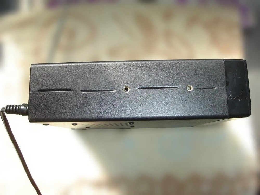 ICOM IC-R100 General Coverage Communications Receiver 500-1800MHz