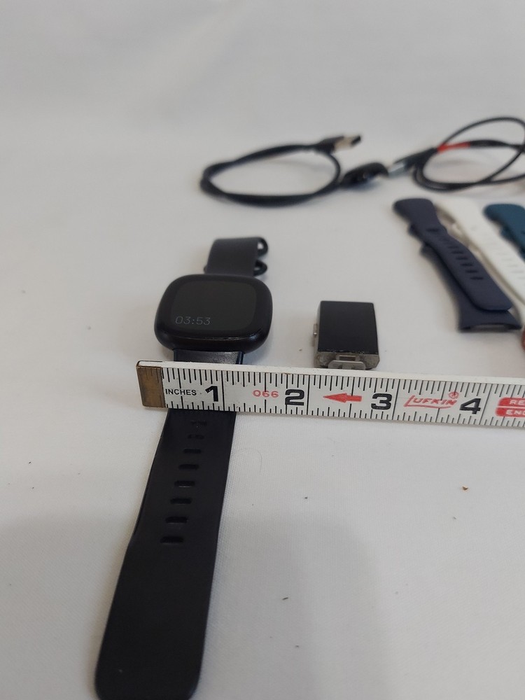 2 Fit Bits W/Chargers 9 Silicone Bands