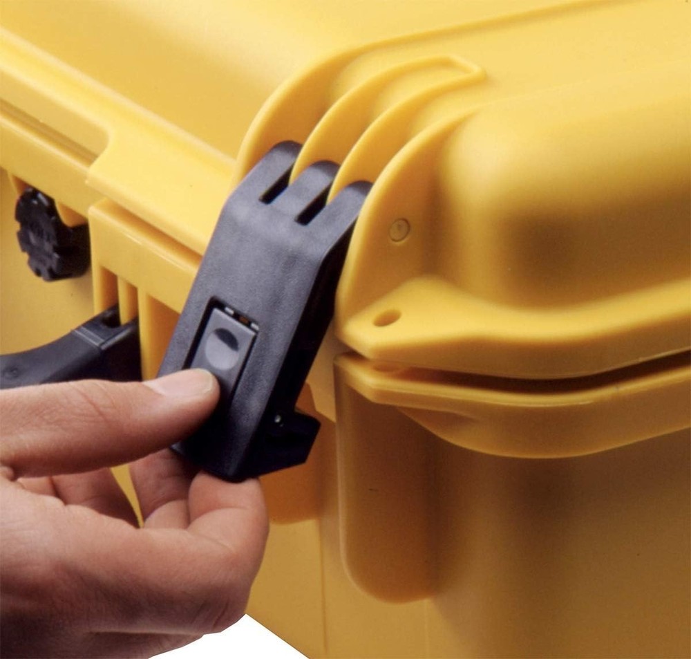 Pelican Storm iM2700 Case With Foam (Black)