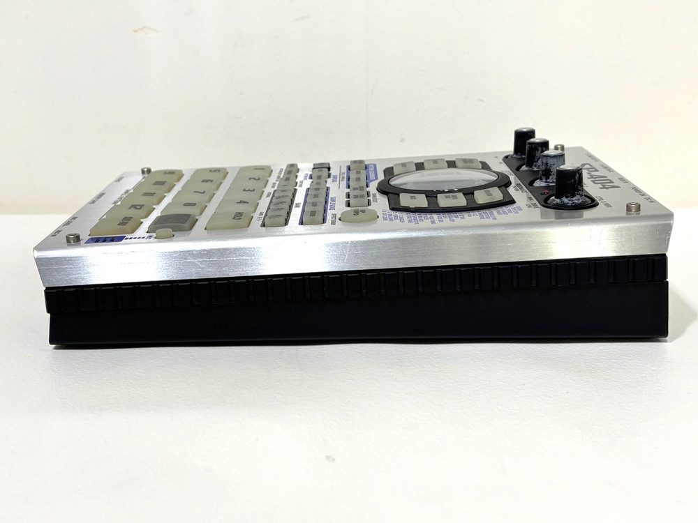 ROLAND SP-404 Portable Linear Wave Sampler From Japan