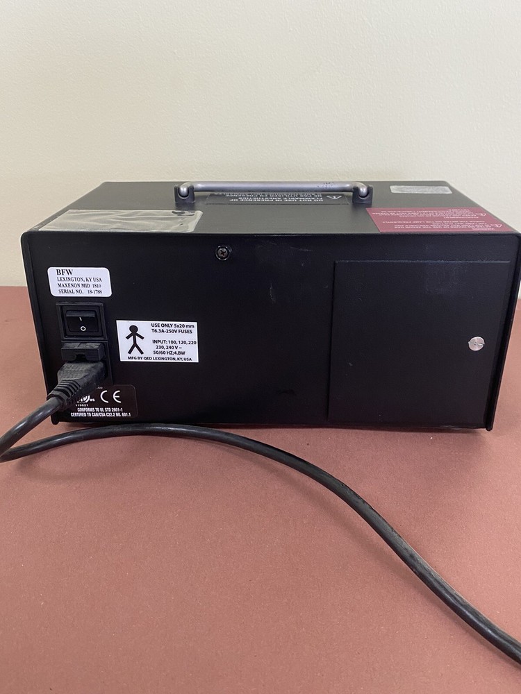 BFW Maxenon MID 1810 Light Source. Runs But No Bulb.