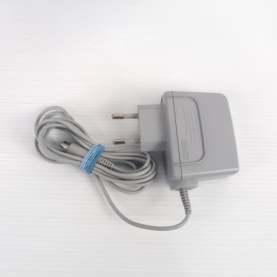 Nintendo 2DS Handheld Console + Original Charger - Working Head