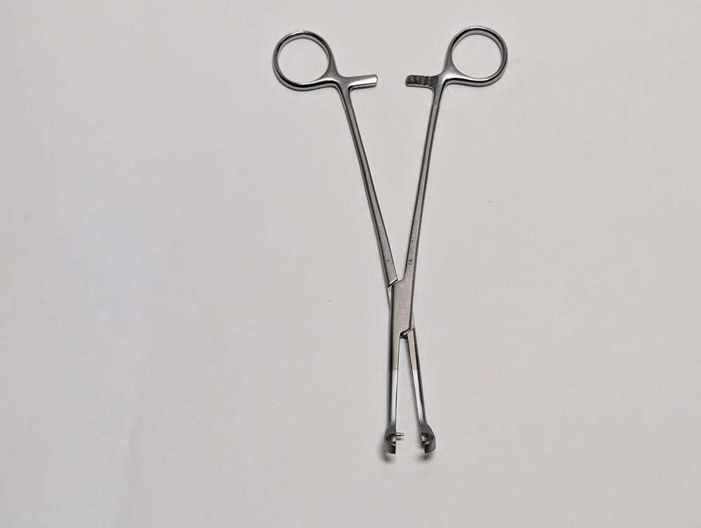 2 pcs. Screw Holding Forceps (USED).