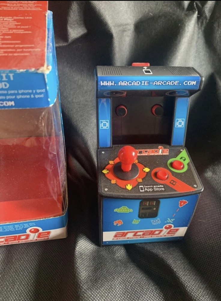 Vintage iPod/iPhone Mini Gaming