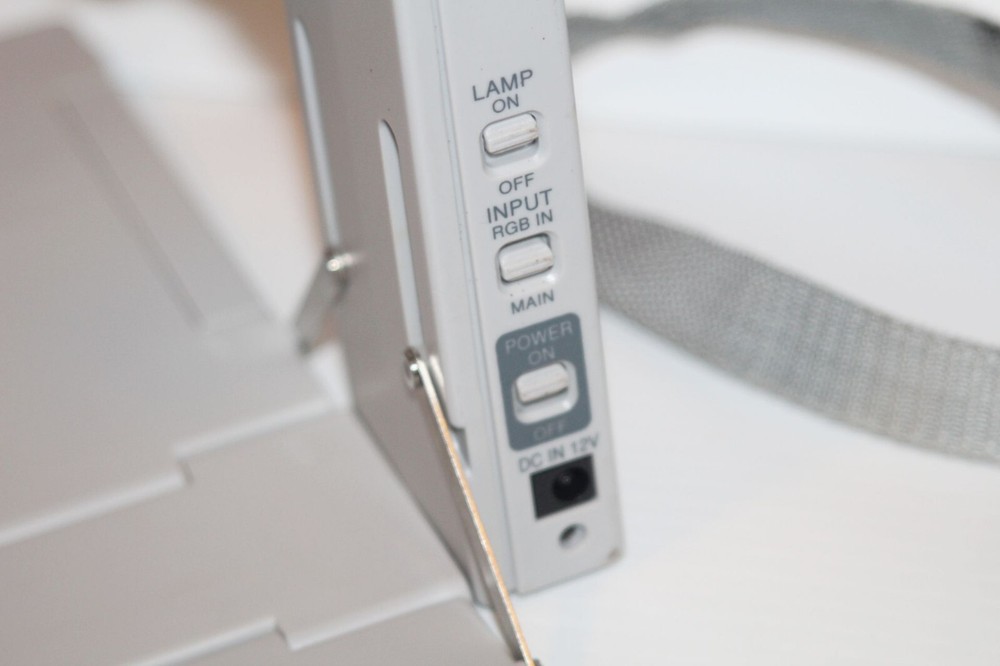 Elmo HV-11-110XG Digital Visual PresenterProjector + Power Supply & Cable TESTED