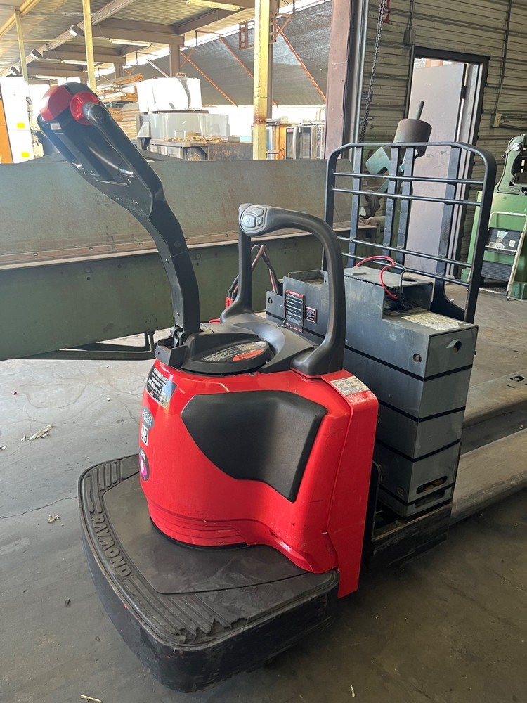 Electric Pallet Jack Raymond 8410