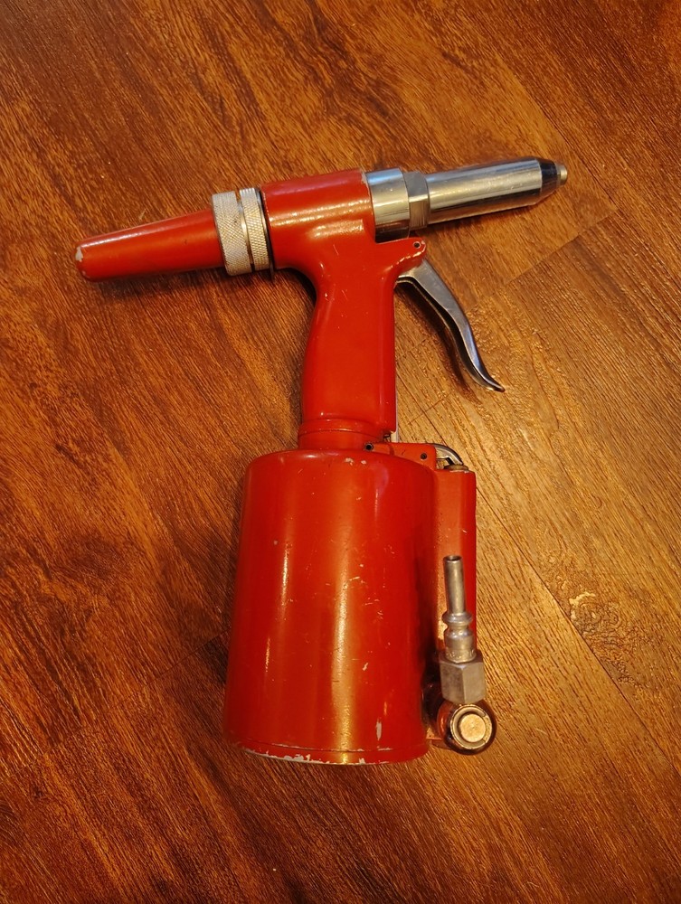 Pneumatic Air-Hydraulic Riveter