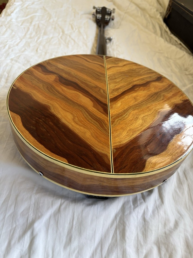 Conqueror 5-String Banjo Closed Back Wood Polished Brown White with Hard Case