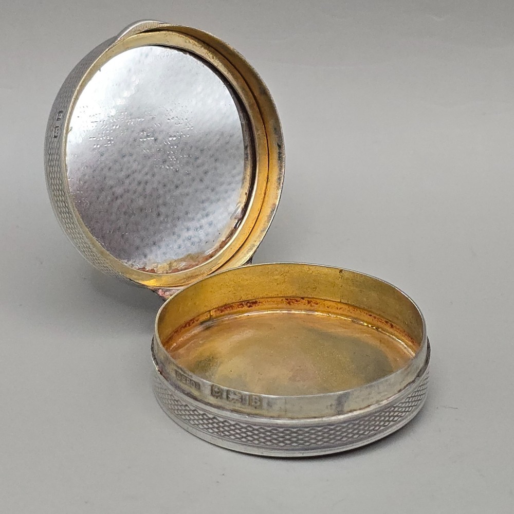 Antique Solid Silver Powder Compact by D Bros Birmingham 1926 – Engine Turned