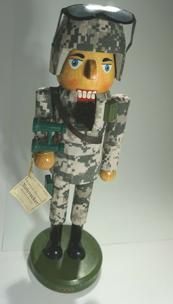 Wooden Limited Edition Nutcracker 14" Solder 2009 Target Brands
