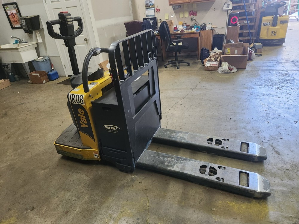 2014 Yale Pallet Jack