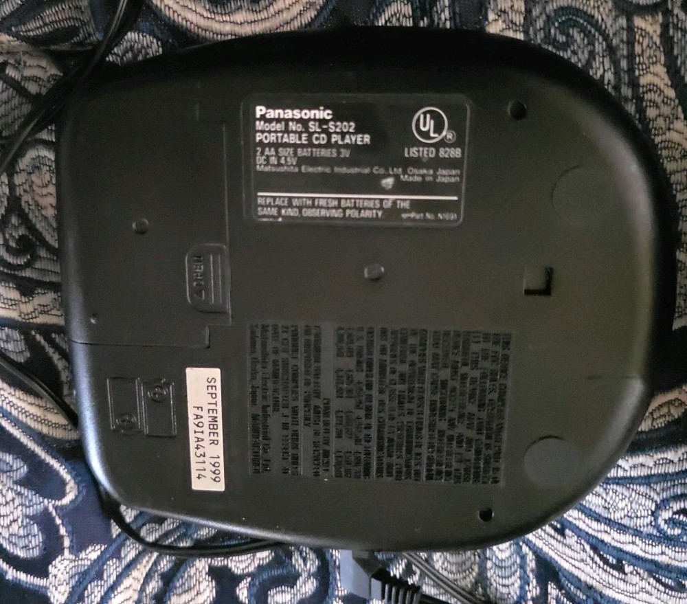 Panasonic Portable CD Player - SL-S202 - XBS Anti-Shock Memory - Tested Working