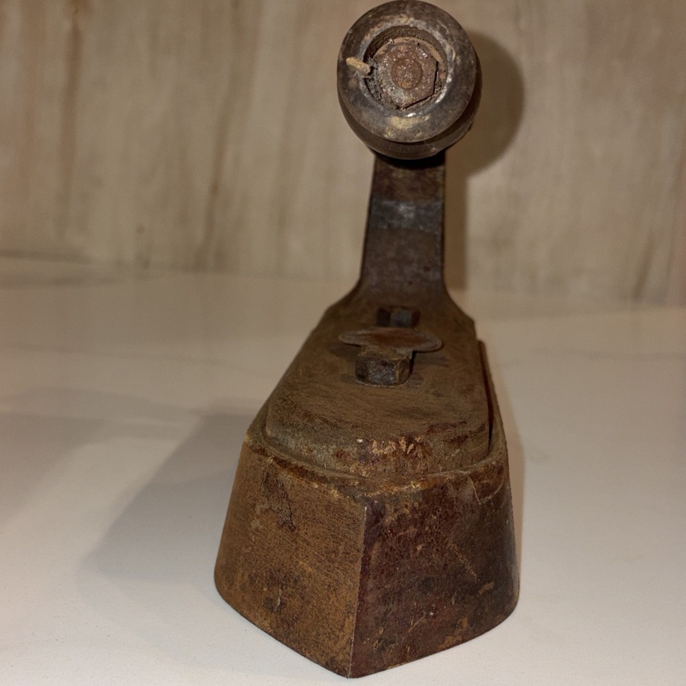 Antique Galor Cast Iron Flat Iron Rustic Primitive Décor Heavy Rusty