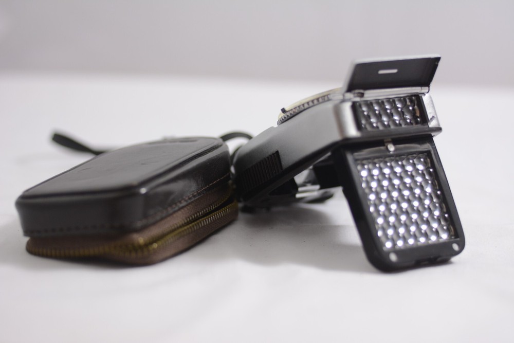 SEKONIC AUTO-LEADER MODEL 38 CAMERA EXPOSURE METER WITH CASE (INOPERABLE)