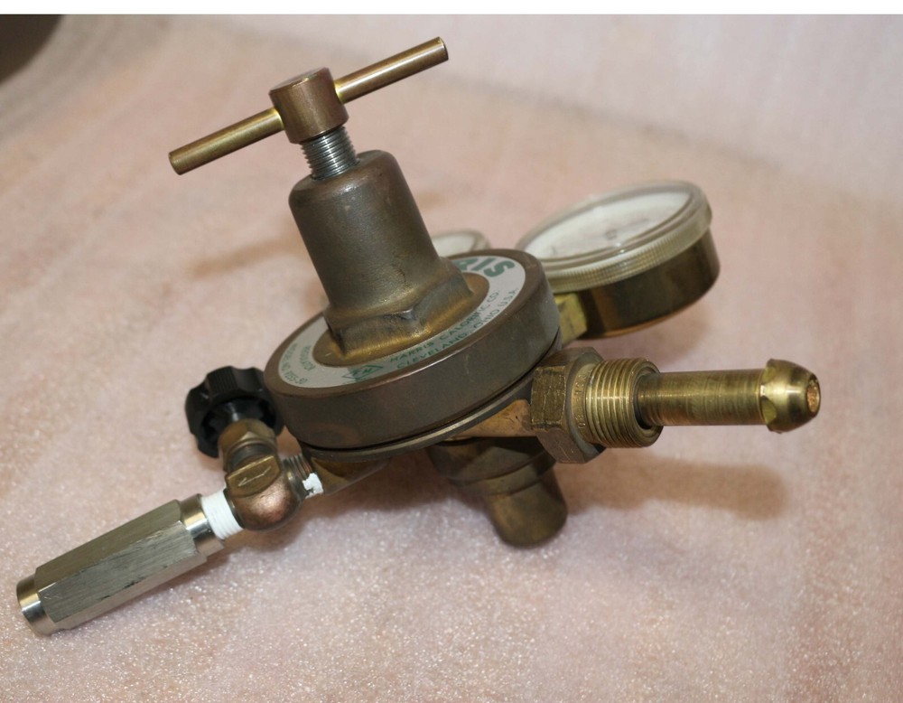 Harris 92SS-50 Compressed Gas Regulator with Two Gauges