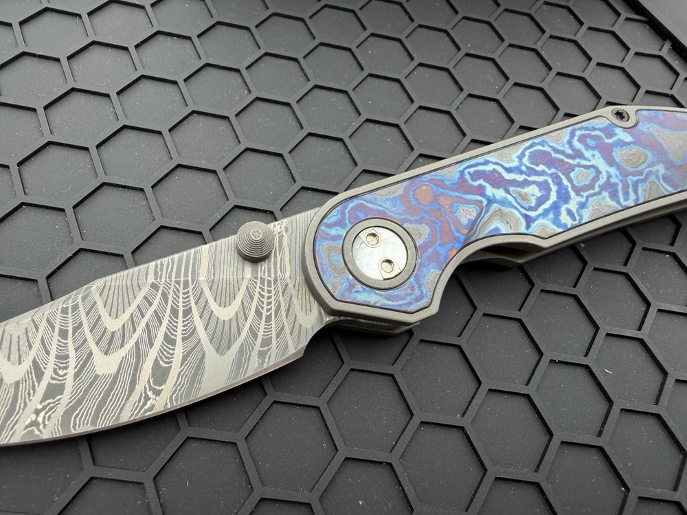 Hypercut Bikkhu - Damasteel & Black Timascus & MOP Pivot