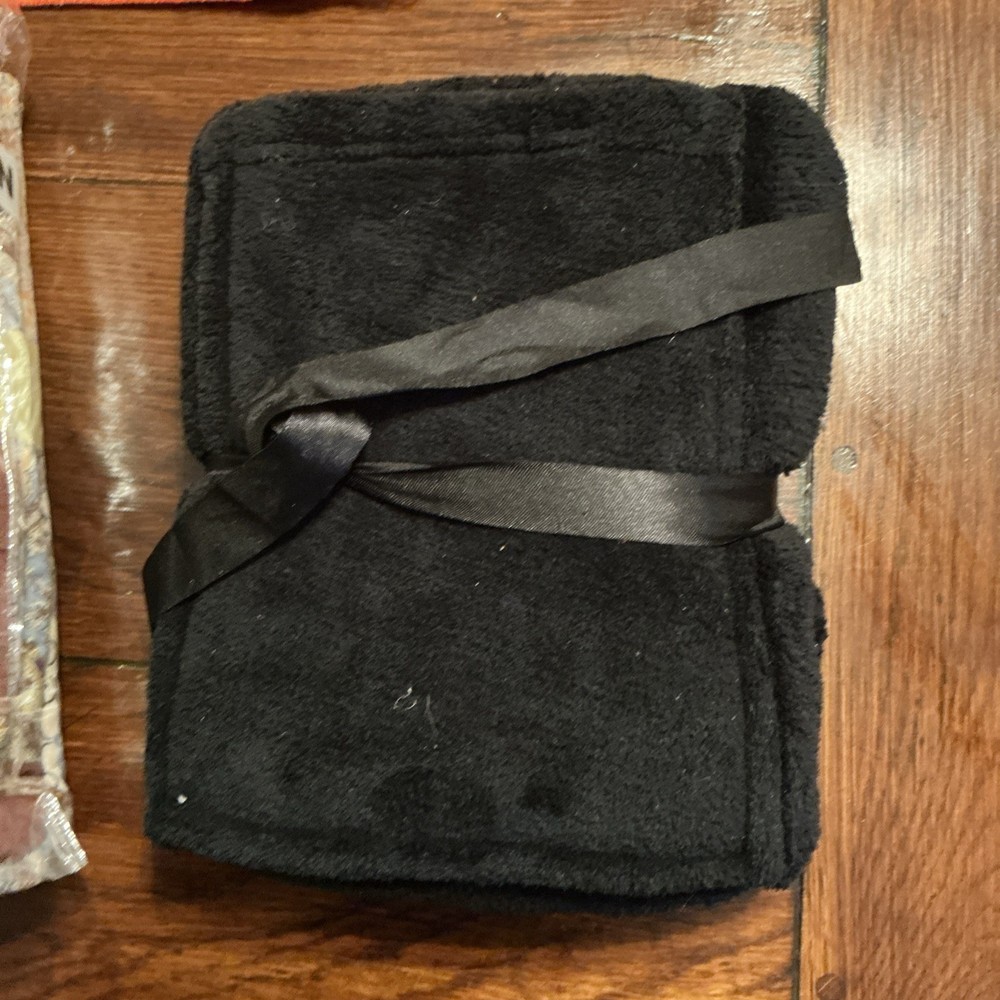 American Vintage Throw And Cuddle Throw.