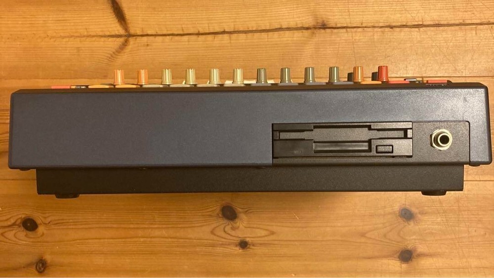 Yamaha SU700 Sampling Sampler Sequencer Effector Mixer Music Production Tested