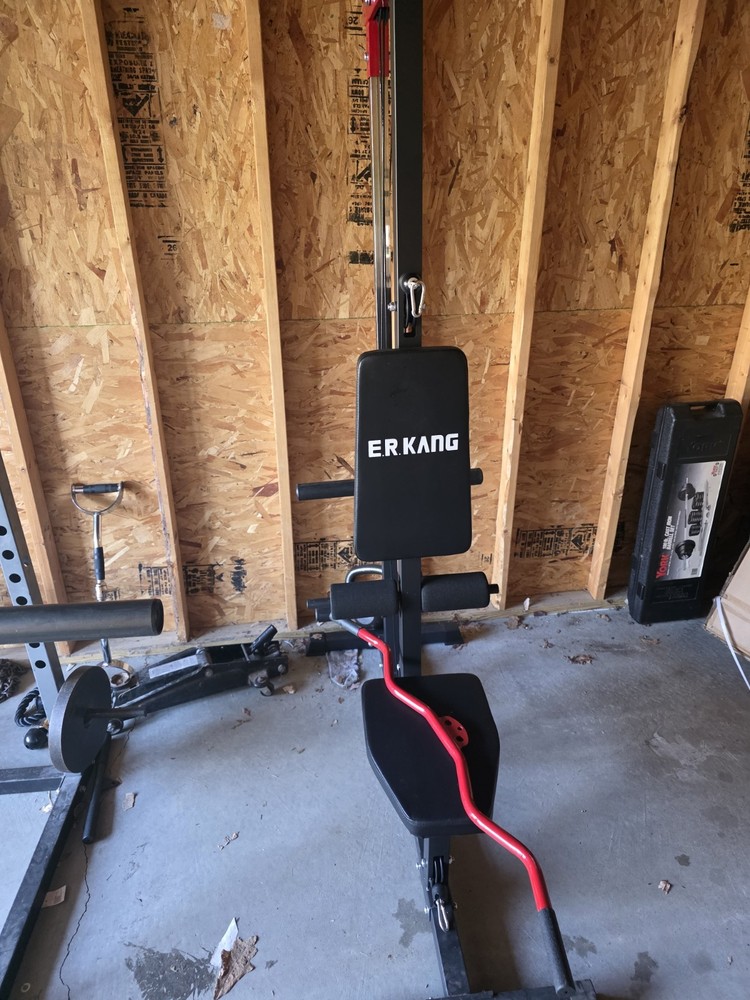 Squatting Rack And Lat Tower