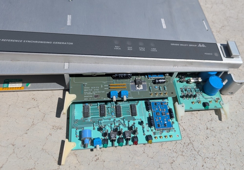 Grass Valley Group 9560 Reference Synchronising Generator, Sync Gen; used, works
