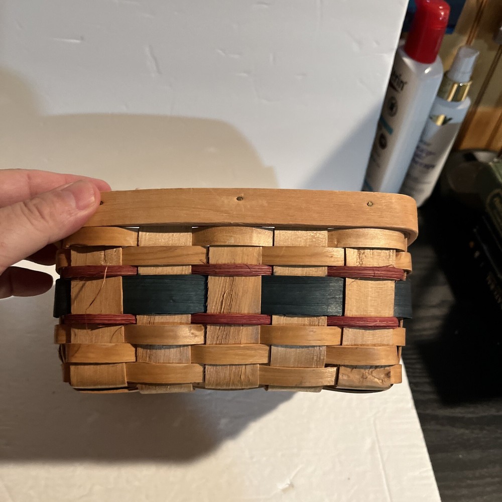 Small Berry Basket With Handle Pre Owned Good Condition