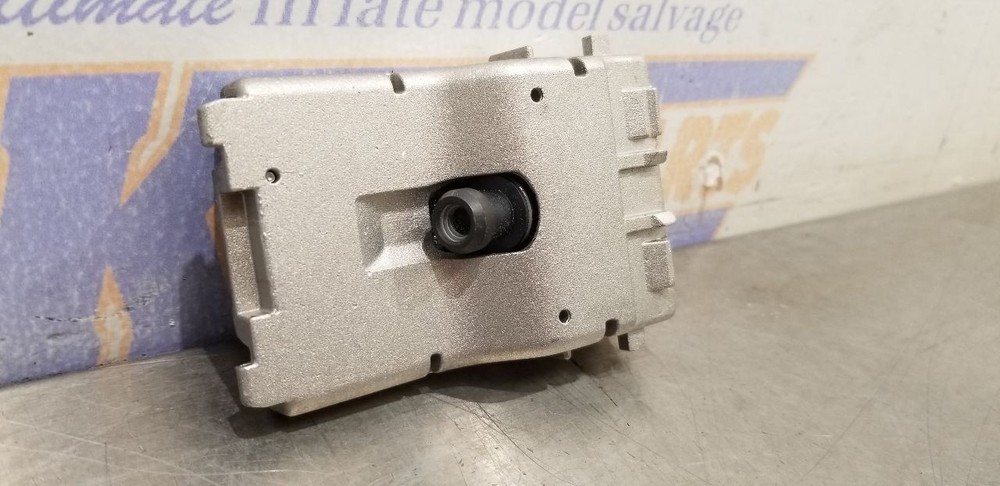 23 CHEVY SILVERADO 2500 FRONT FACING CAMERA WINDSHIELD MOUNTED 86792352