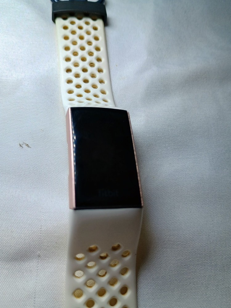 FitBit Inspire 2 - Powers On - Vibrates - NO SCREEN OUTPUT! SHIPS FREE!