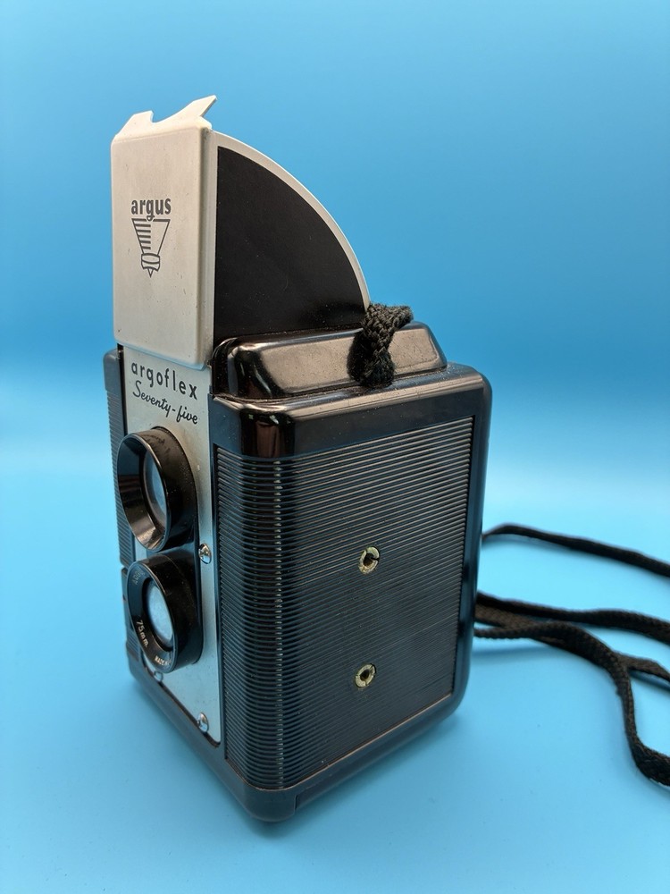 Vintage Argus Seventy Five Camera With Flash And Case
