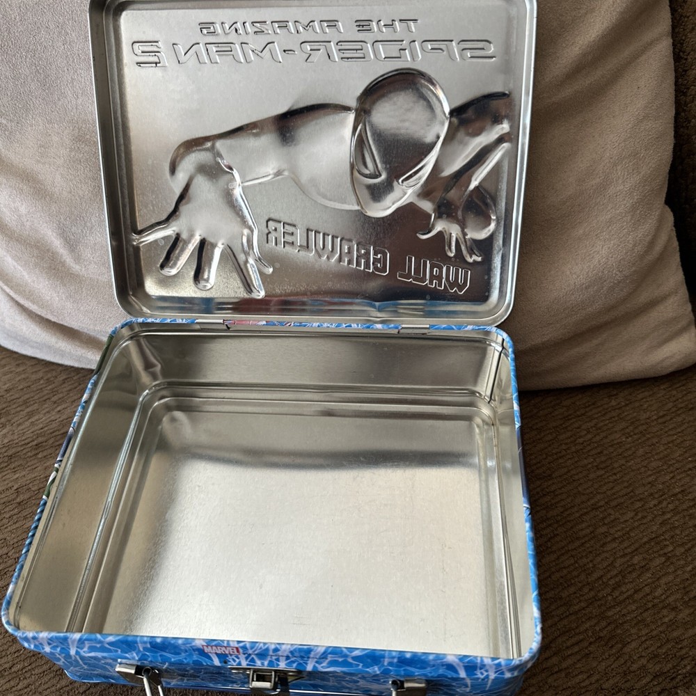 Spiderman 3D Embossed Metal Lunchbox Marvel Comics “Wall Crawler”