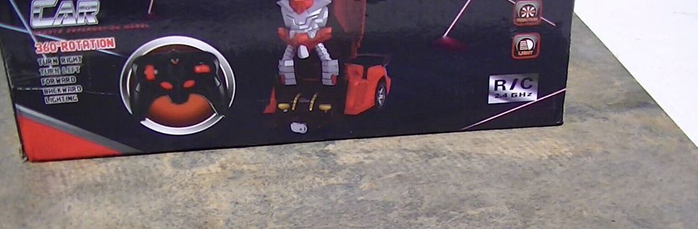Desuccus RED Remote Control Car, Transform Robot RC , 2.4Ghz 1:18