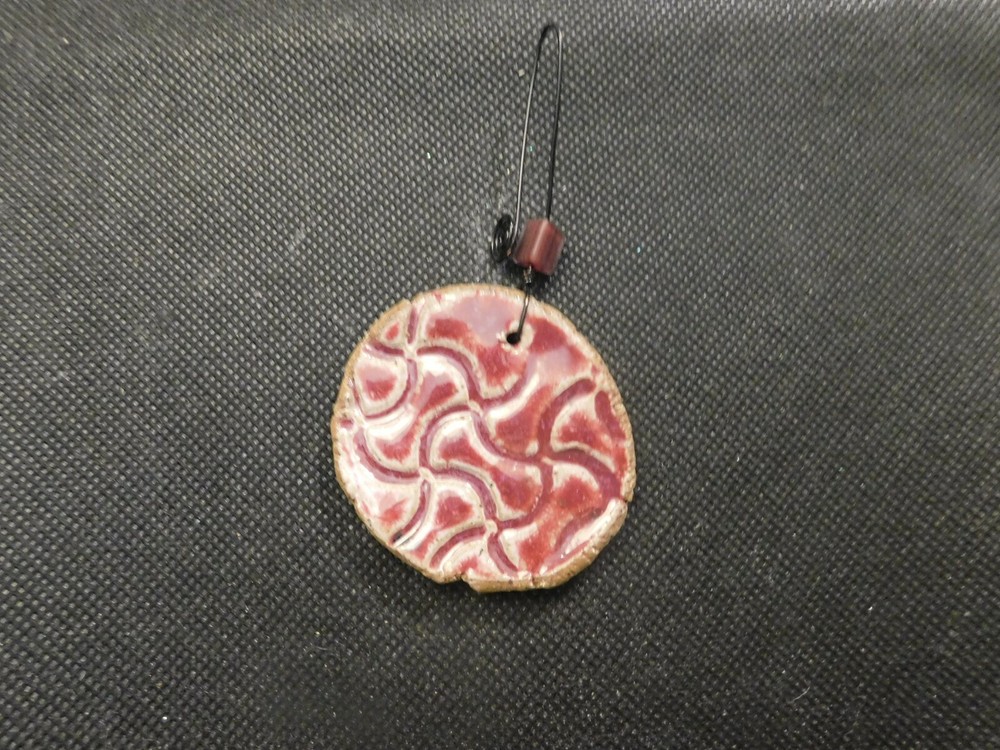 SMALL CLAY WALL HANGING!   e373XTT