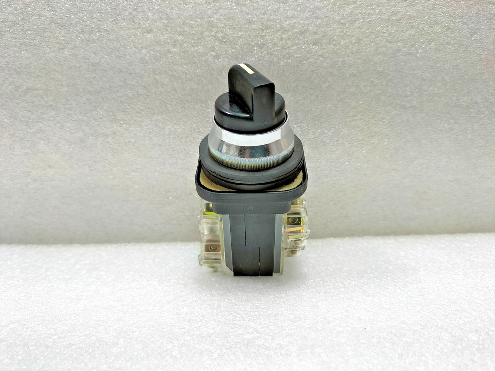 TELEMECANIQUE XB2 MD22 SELECTOR SWITCH 067705