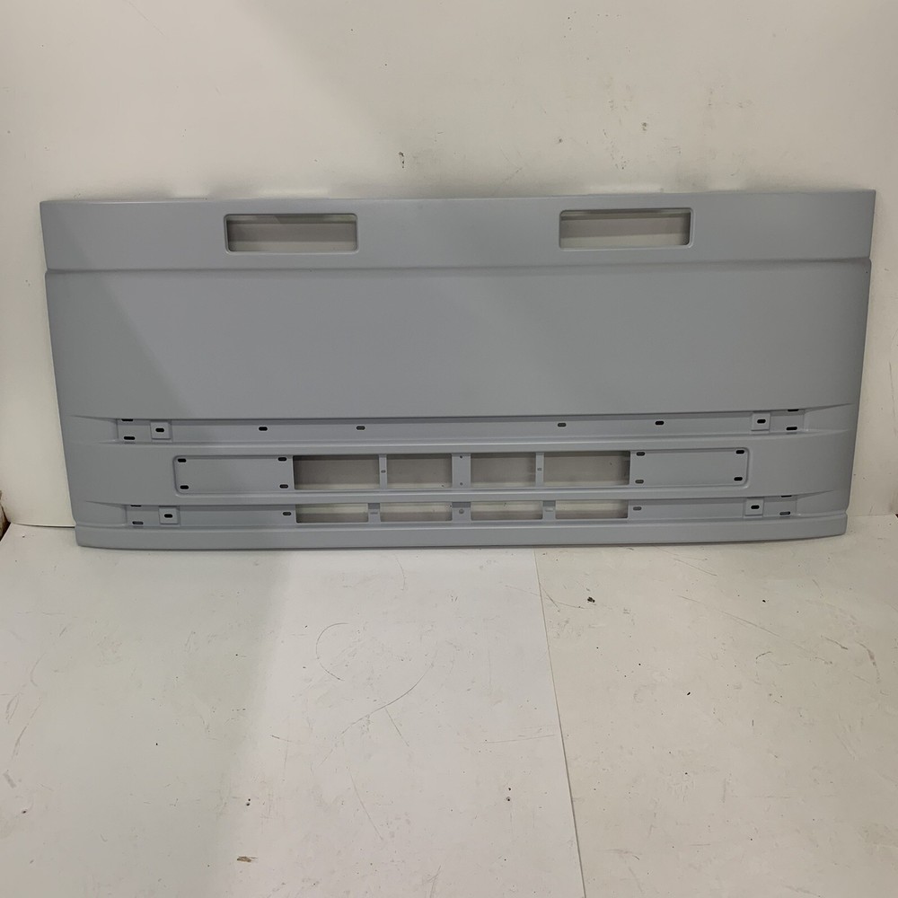 Genuine IVECO FRONT GRILL 504110983 NEW