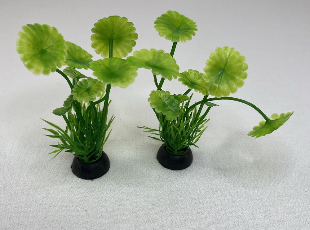 2 PC Xunyee Plastic Aquarium Plants