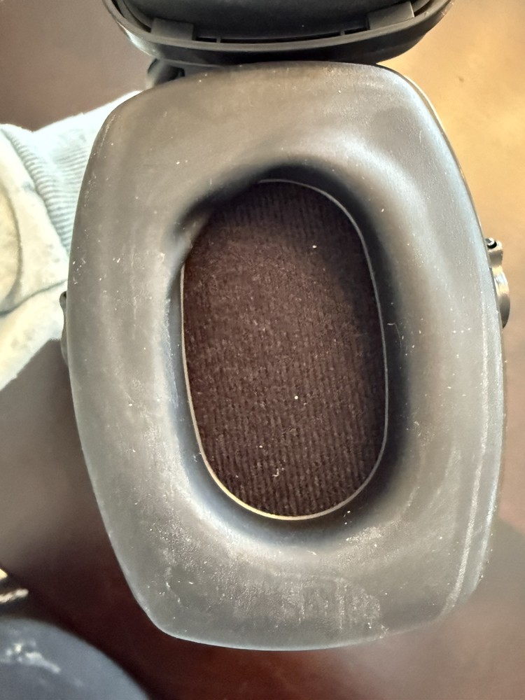 Trackr Bluetooth Headmuff Open As Is See Photos