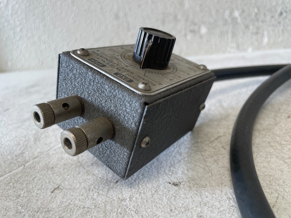 Precision Apparatus E-300 High Frequency Square Wave Attenuator – GND/High Input