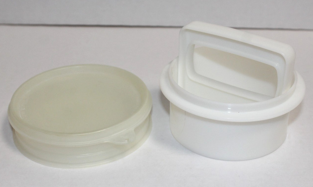 Vintage Tupperware Hamburger Keeper With Ring & Press