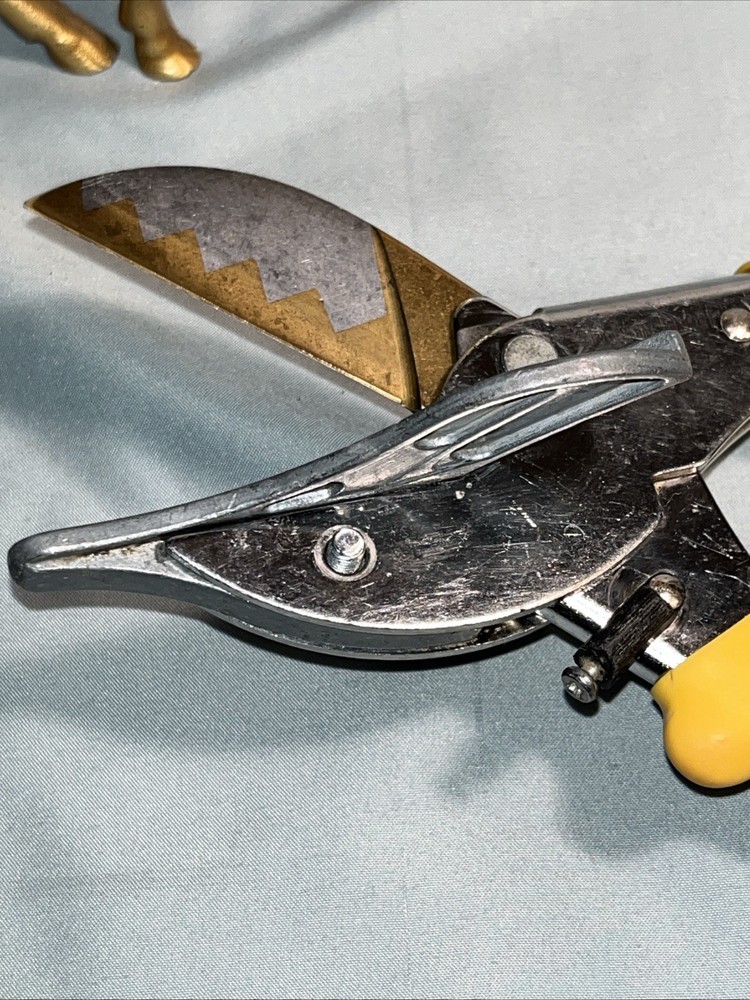 Adjustable Multi-Angle Miter Shears - Safe Cutting for Plastic, PVC & Trim Work