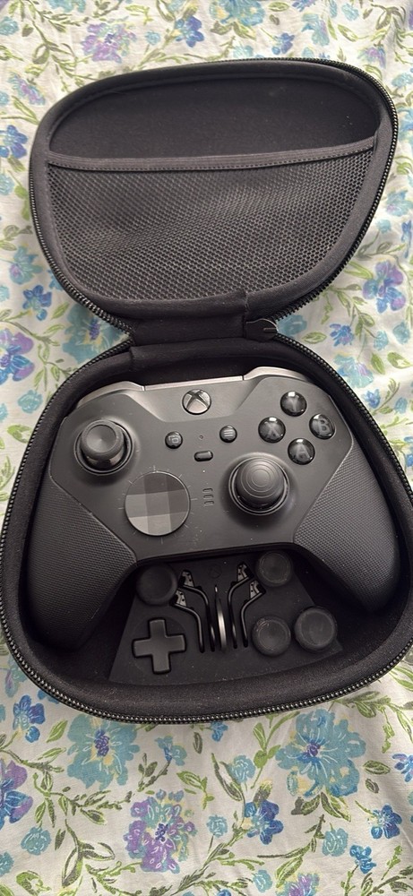 Xbox series s 2tb Bundle elite pro 2 controller