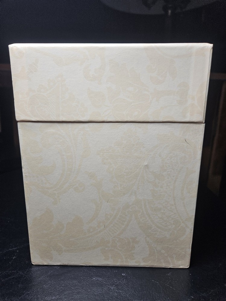 Anna Griffin Embossing Folder Storage Box With 15 Storage Sleeves