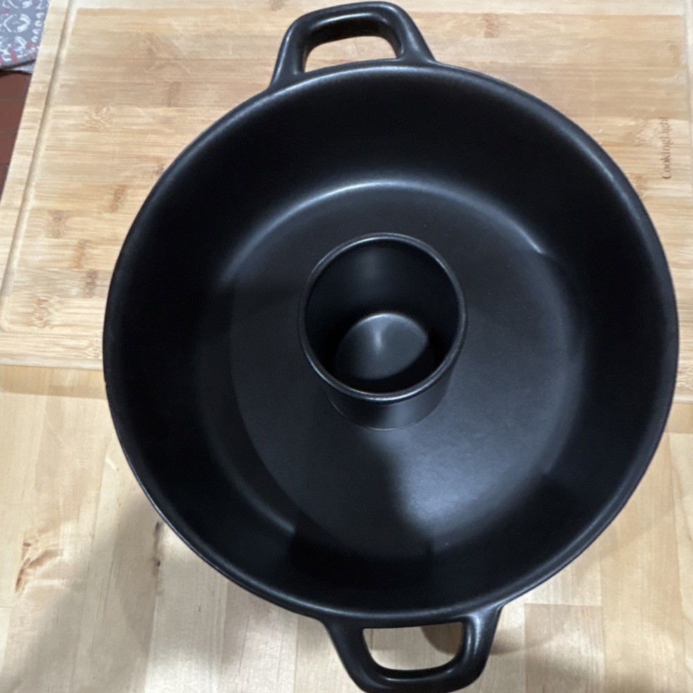 Technique Flame Black Ceramic Round Roasting Tray with Handles