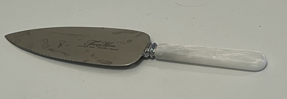 Vtg Treasure Masters Stainless Pie & Cake Server England Pearlized Handle
