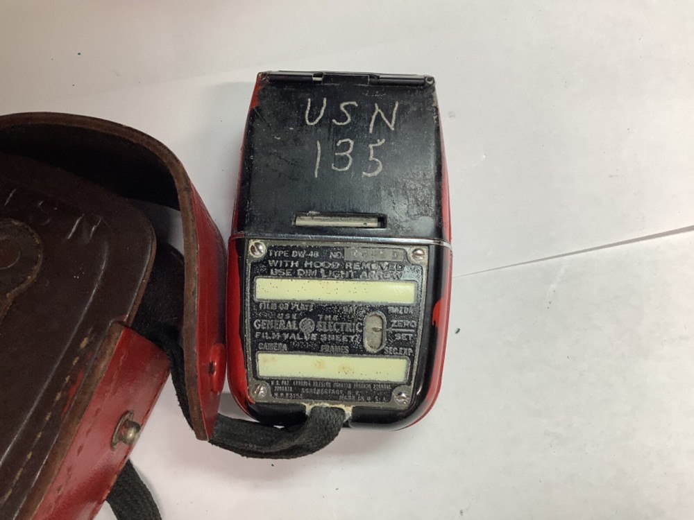 GE light METER TYPE DW-68 135 With Brown Case USN
