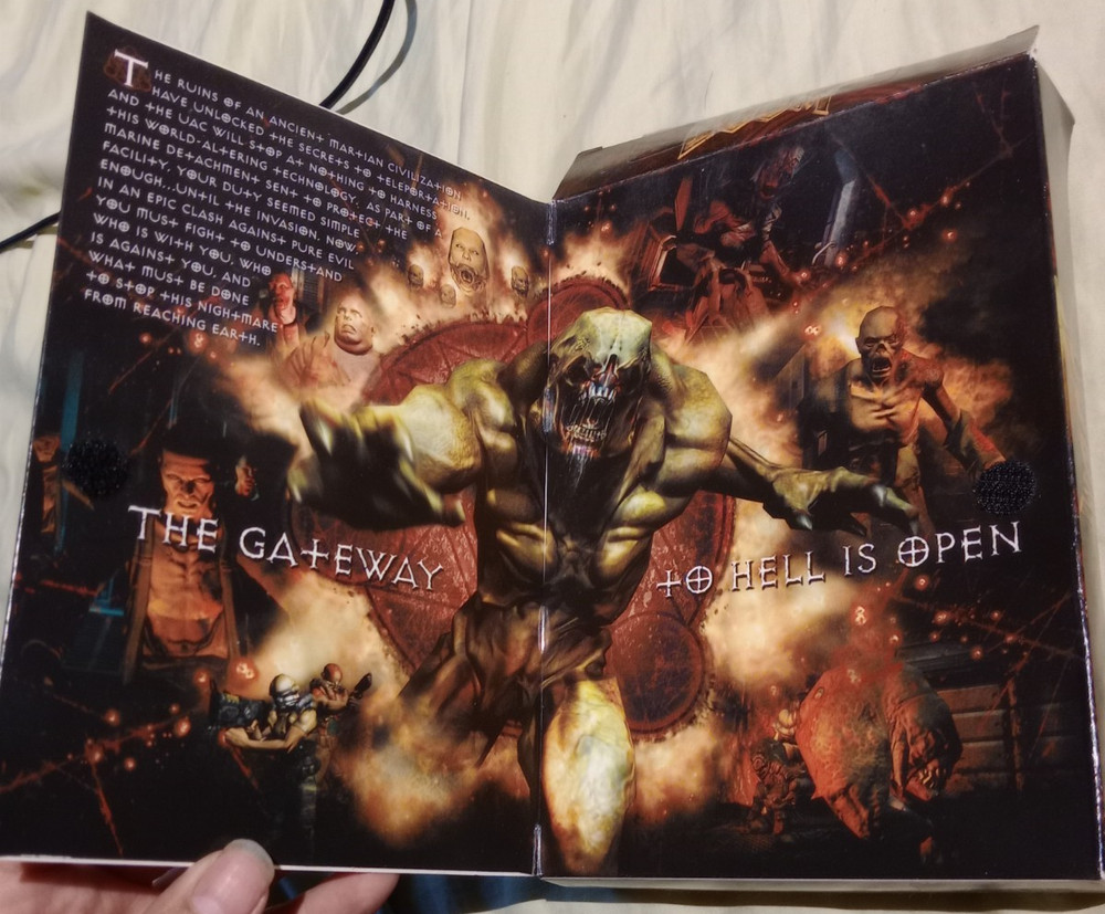 Doom 3 Windows PC 2004 MANUAL AND BOX ONLY